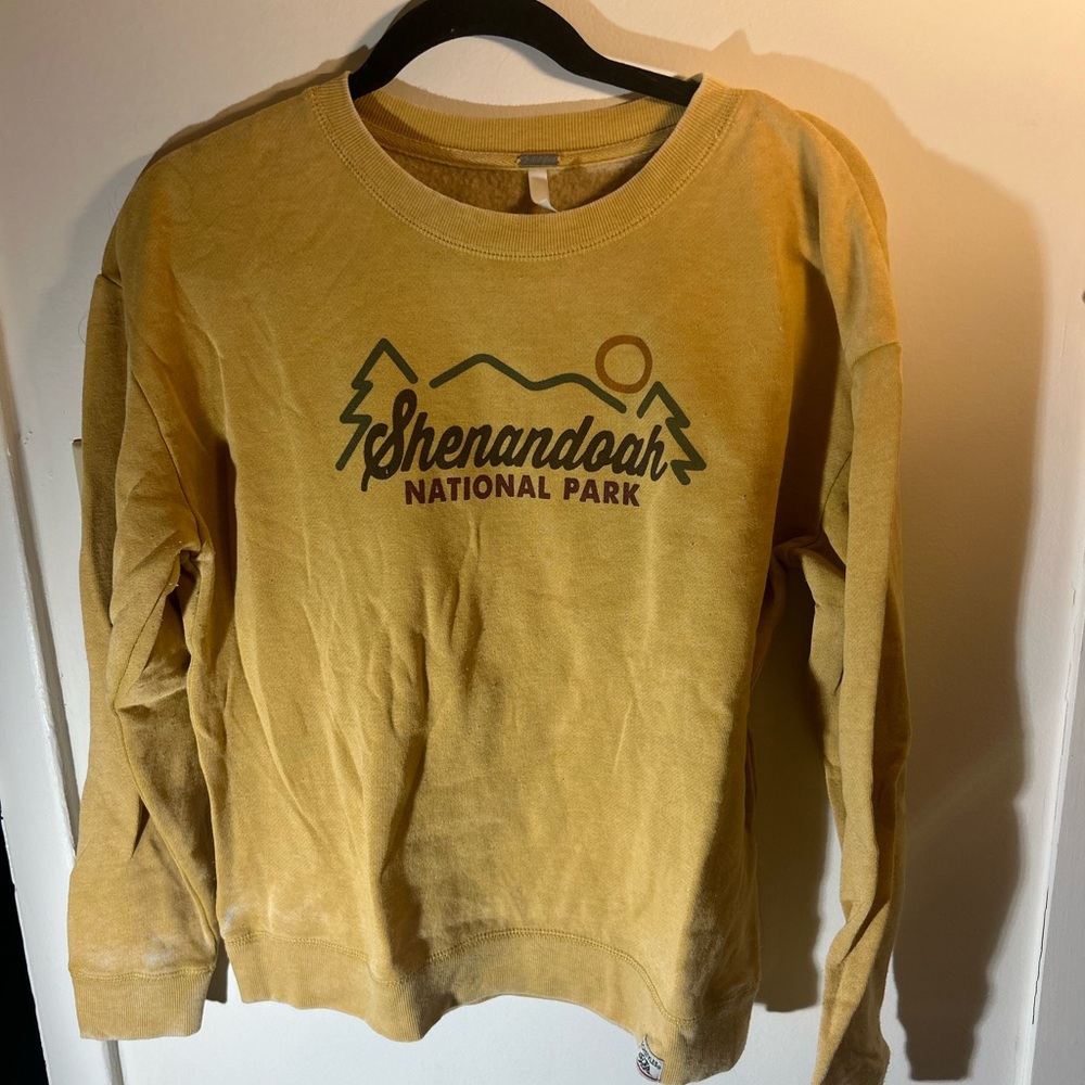 Shenandoah yellow crewneck